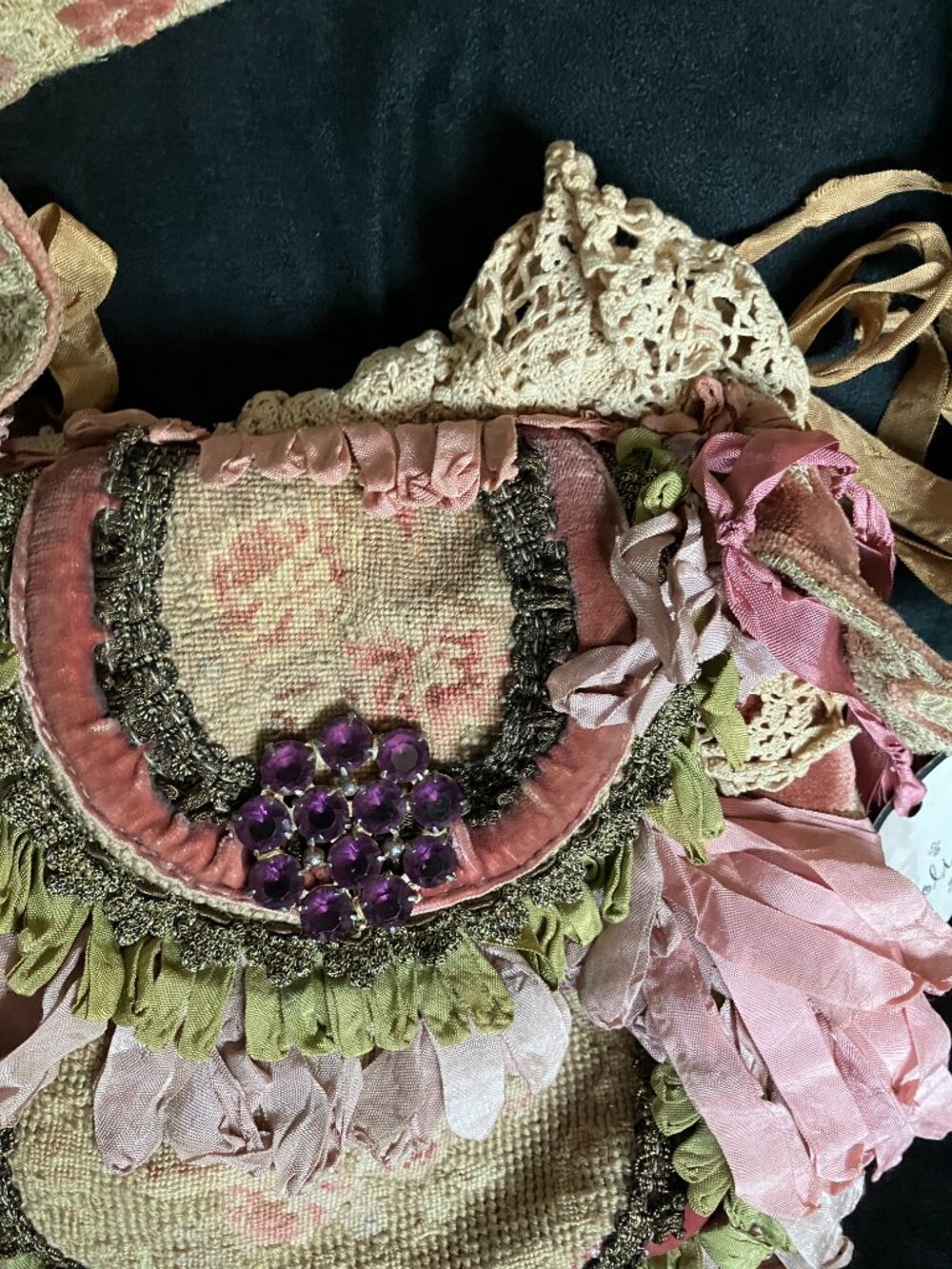 Magnolia Pearl Vintage Bag - Picture 12 of 13